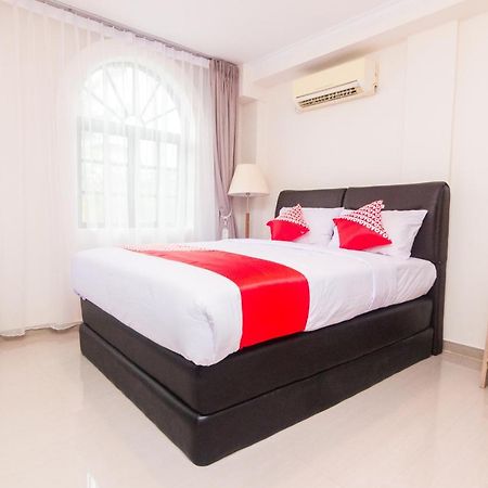 Vaccinated Staff - Oyo 1771 Zeke Hotel Batam 외부 사진