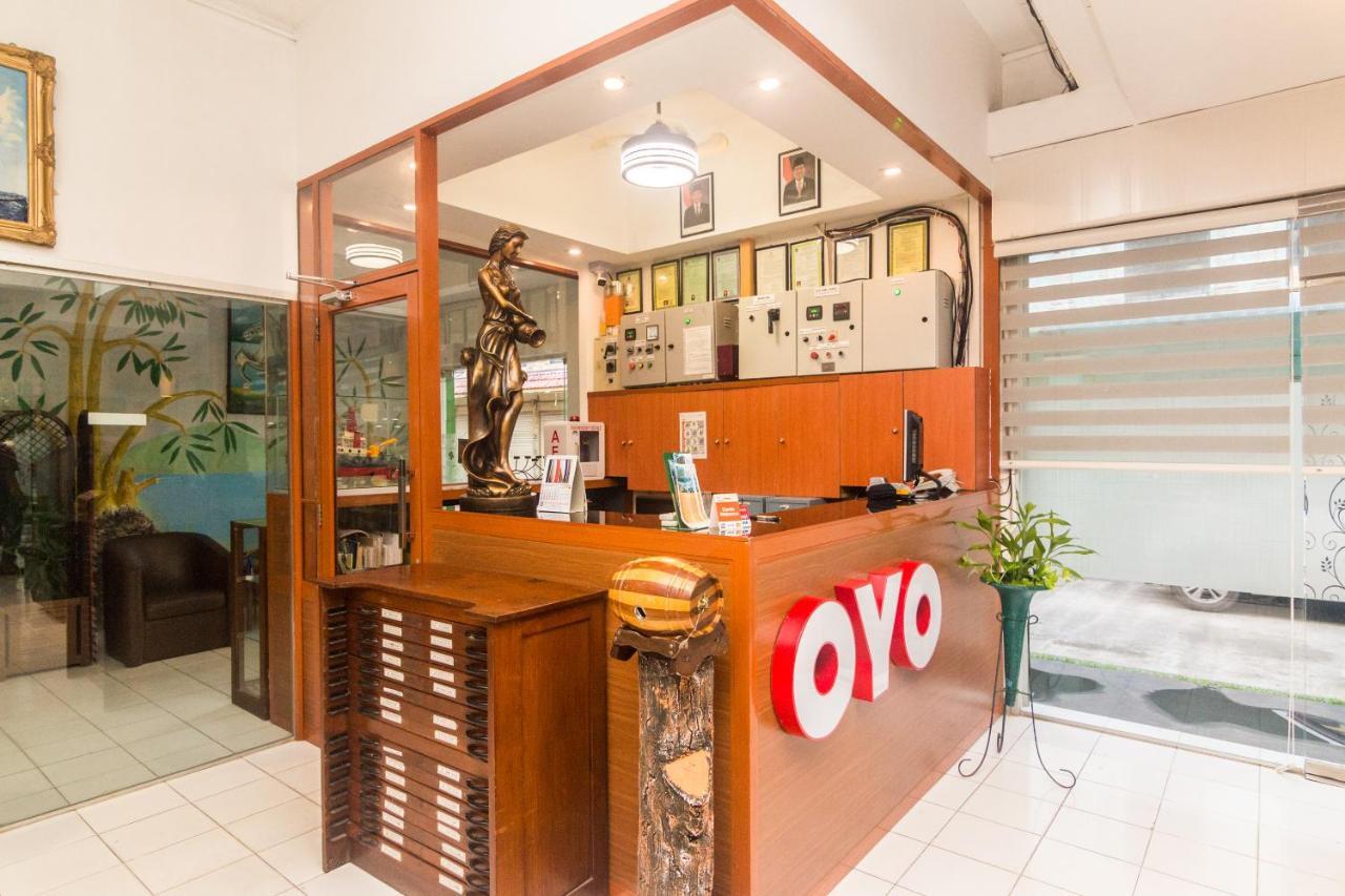 Vaccinated Staff - Oyo 1771 Zeke Hotel Batam 외부 사진
