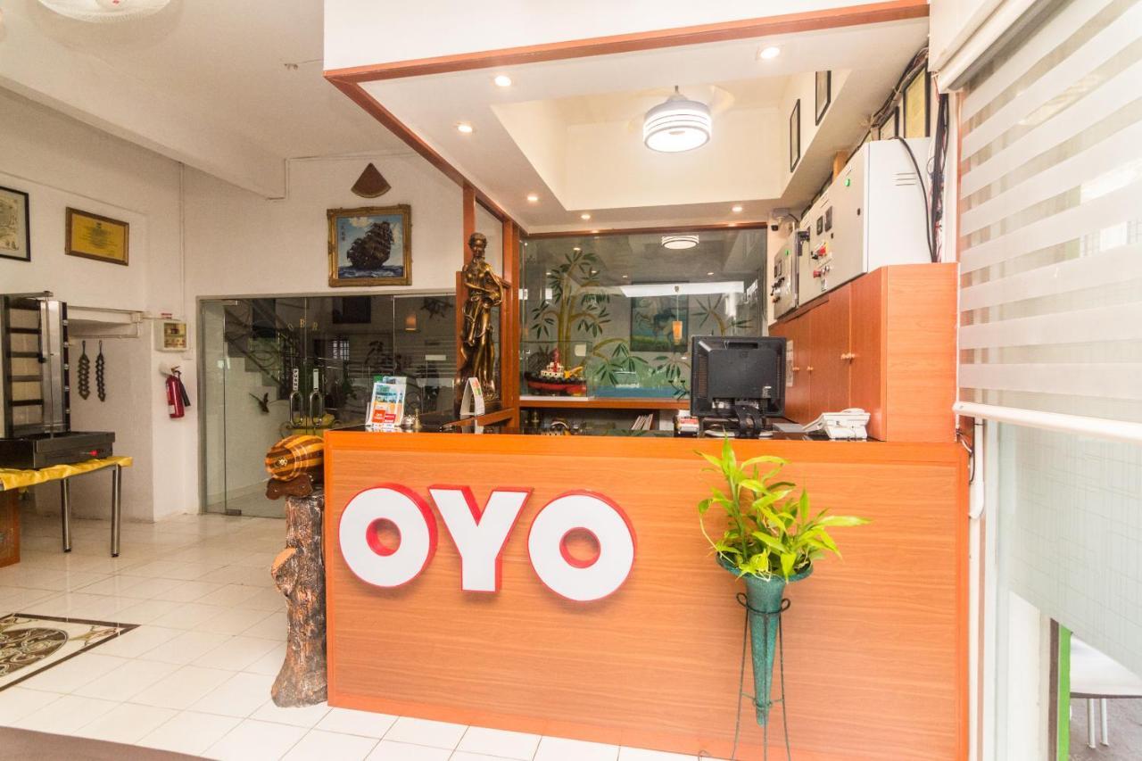 Vaccinated Staff - Oyo 1771 Zeke Hotel Batam 외부 사진