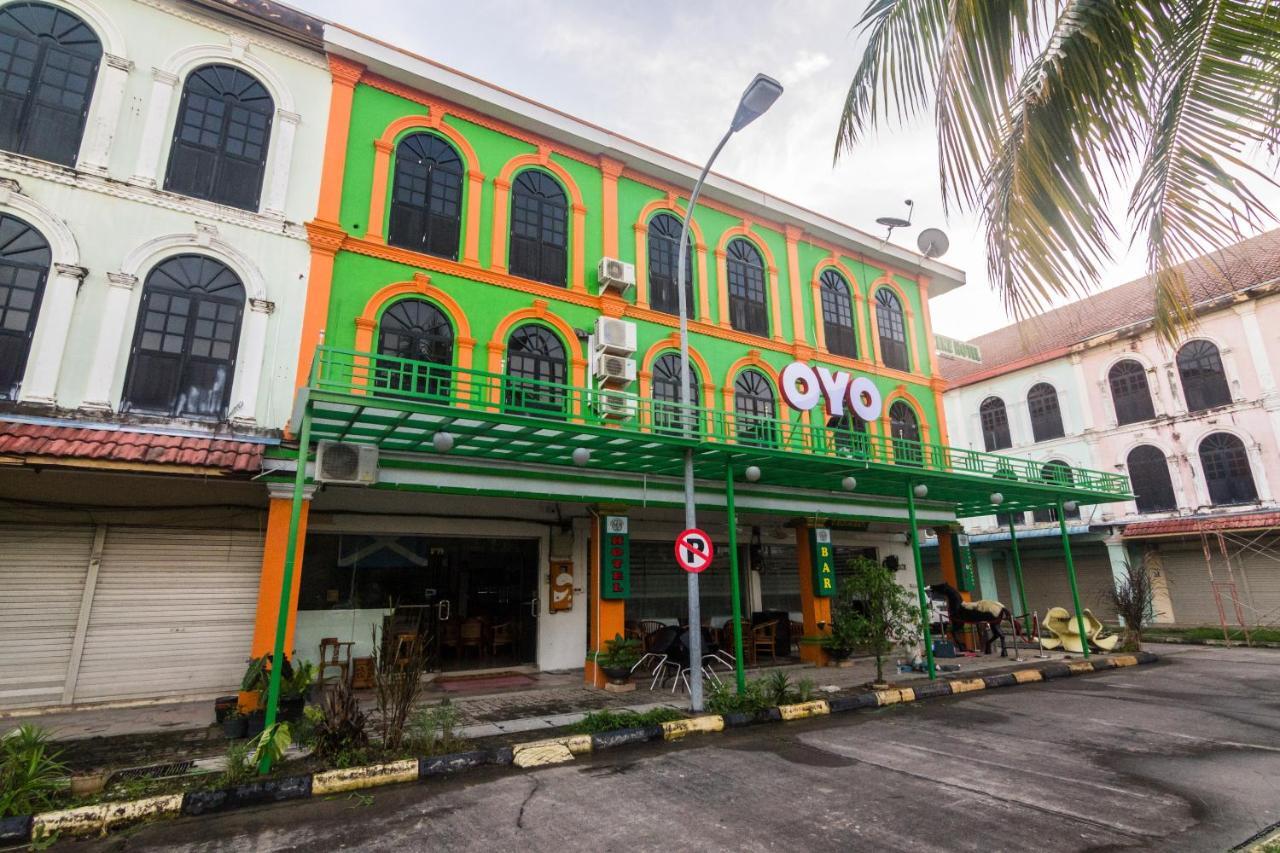 Vaccinated Staff - Oyo 1771 Zeke Hotel Batam 외부 사진