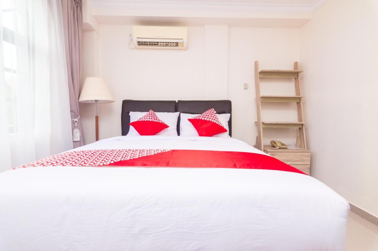 Vaccinated Staff - Oyo 1771 Zeke Hotel Batam 외부 사진