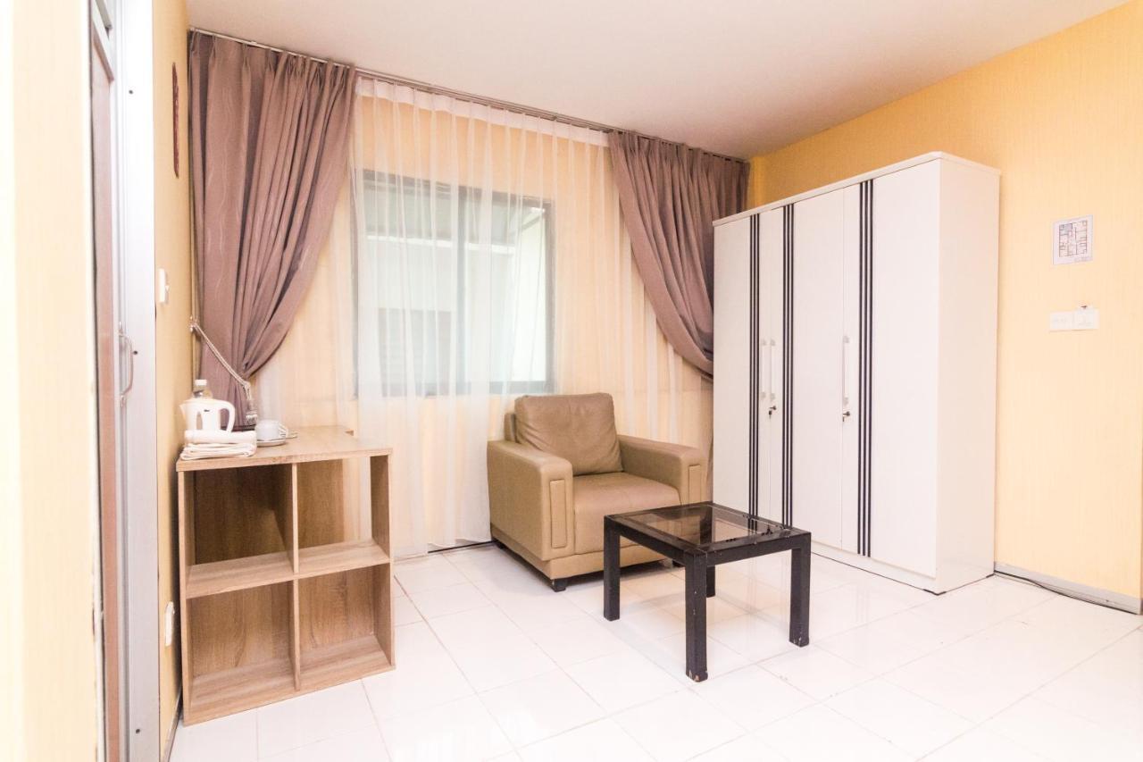 Vaccinated Staff - Oyo 1771 Zeke Hotel Batam 외부 사진